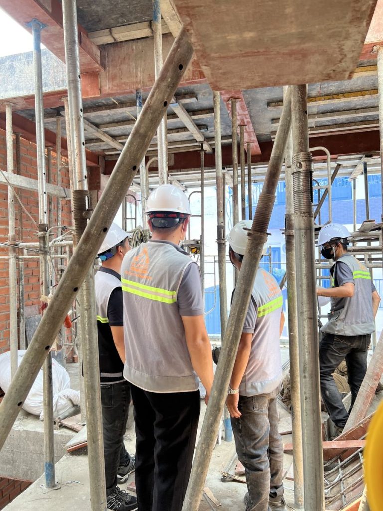 Nhà thầu chậm trễ tiến độ ảnh hưởng như thế nào? 1 Giám sát tiến độ thi công nhà phố