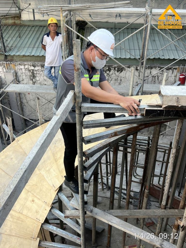 Kiểm soát khối lượng, chi phí khi giám sát thi công cầu thang