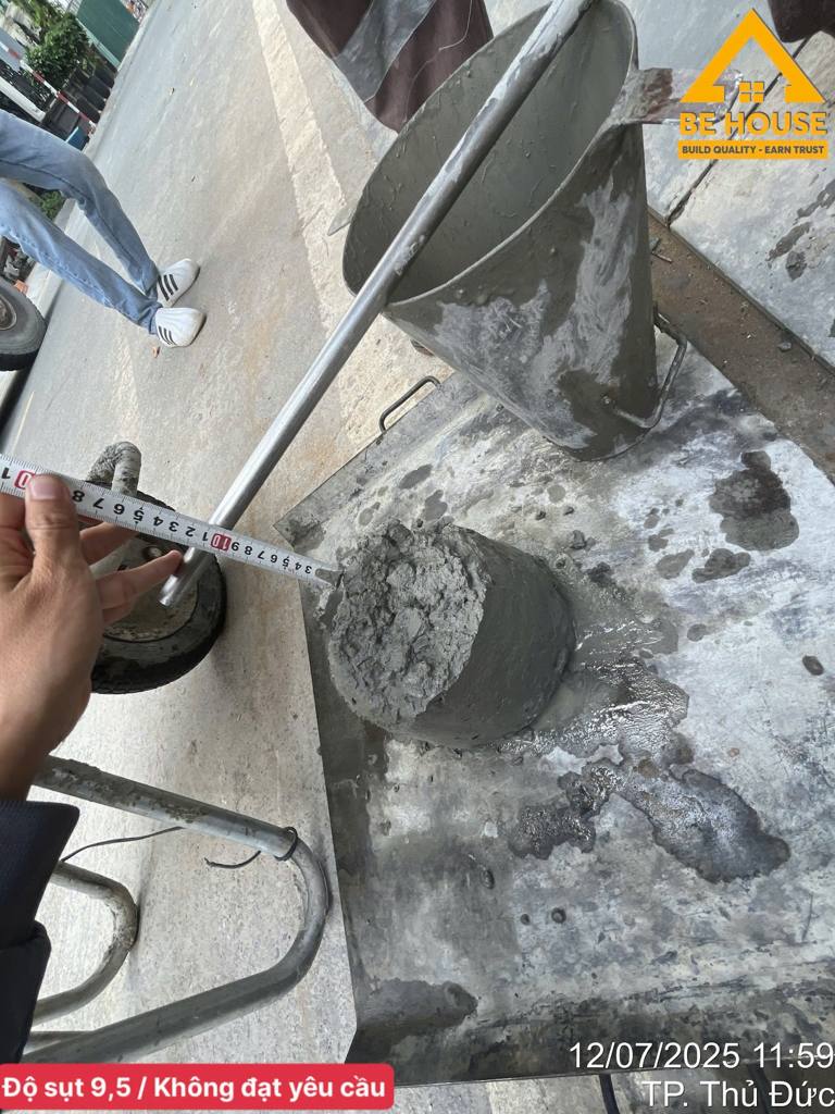 Kiểm tra độ sụt bê tông 9,5 cm không đạt yêu cầu tại công trình biệt thự